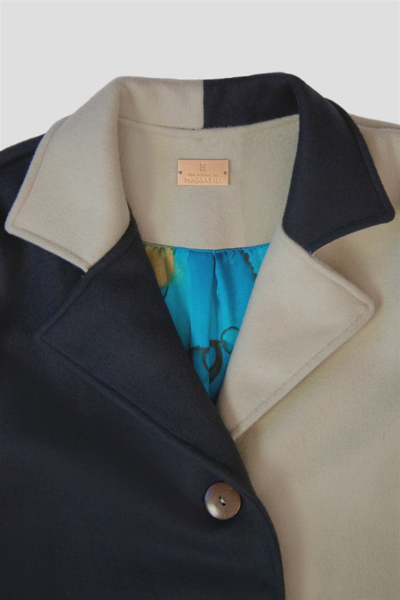 The Essential Coat: Elevate Your Everyday