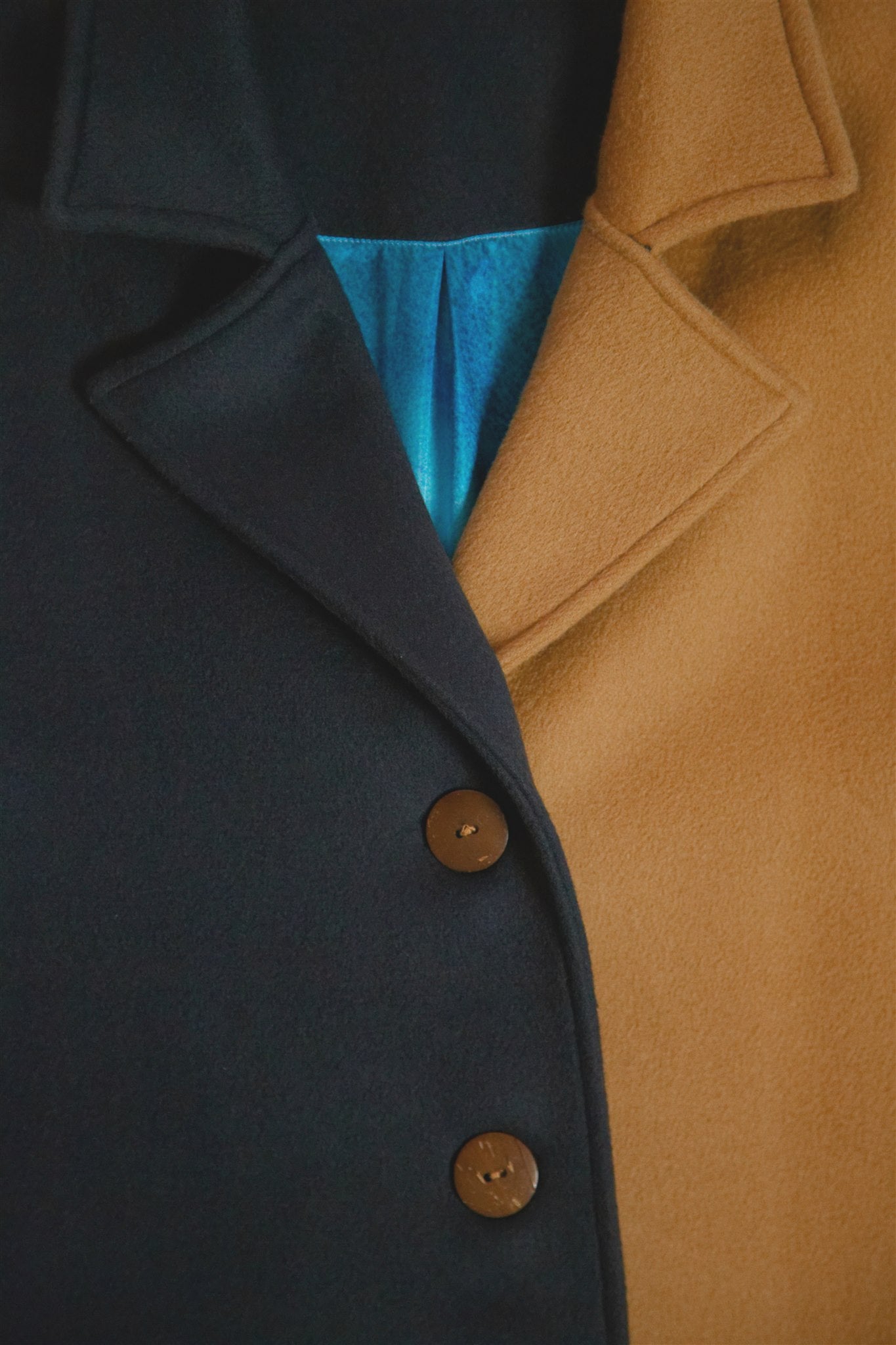 Acceleration XL 50/50 Coat Charcoal/Caramel with Ocean lining (SAMPLE COAT)